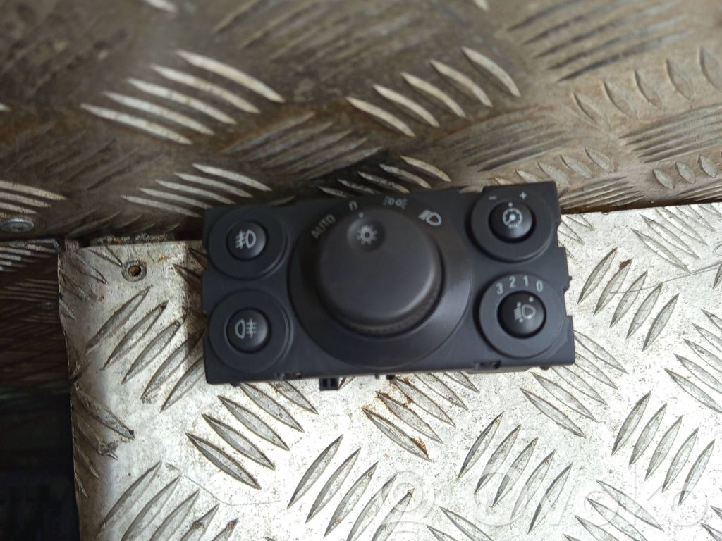 Opel Astra H Light switch 
