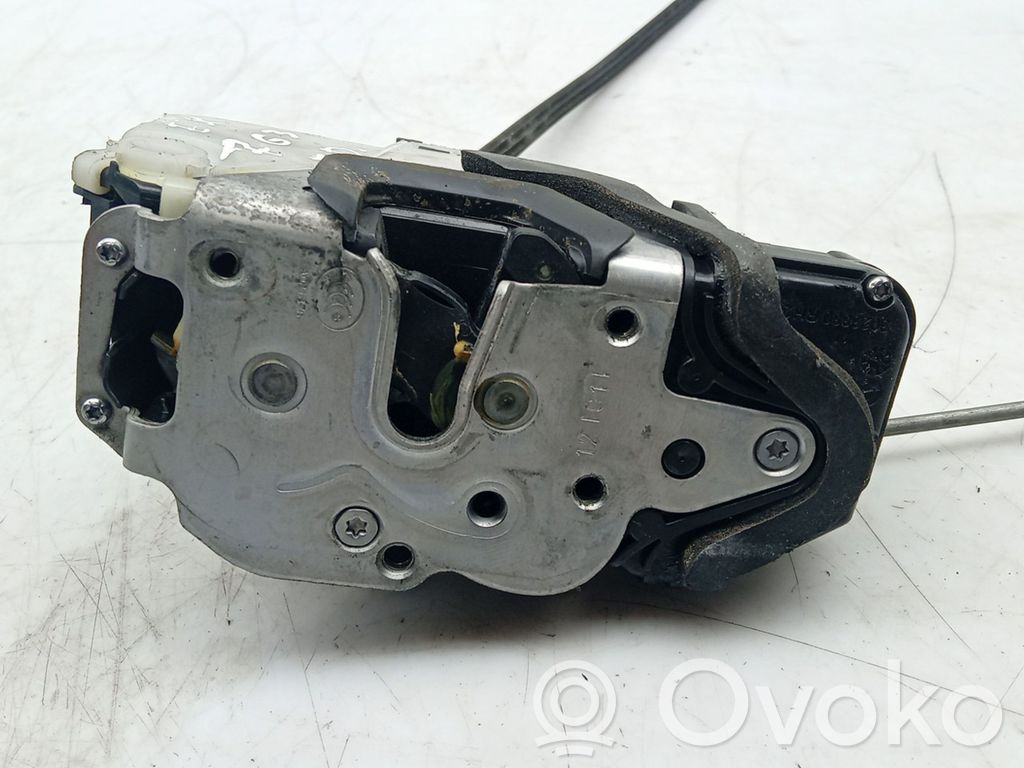 Opel Insignia A Zamek drzwi przednich 