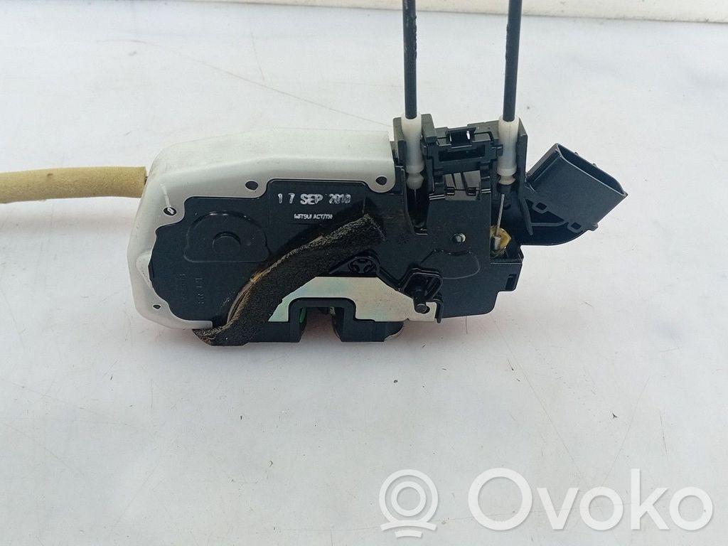 Cerradura de puerta trasera   Y2614520