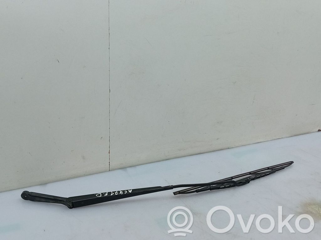 Brazo del limpiaparabrisas delantero   XS4117526BC