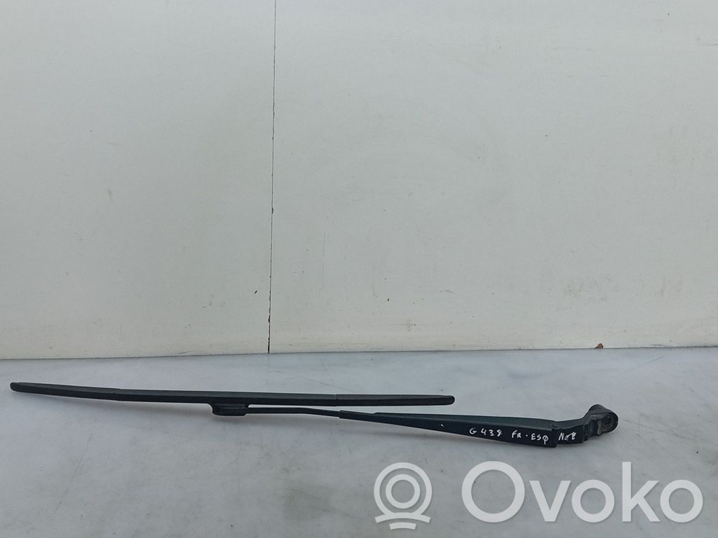 Front wiper blade arm