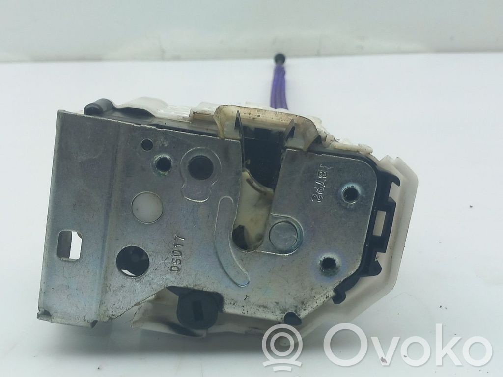 Serrure de porte avant   519839440