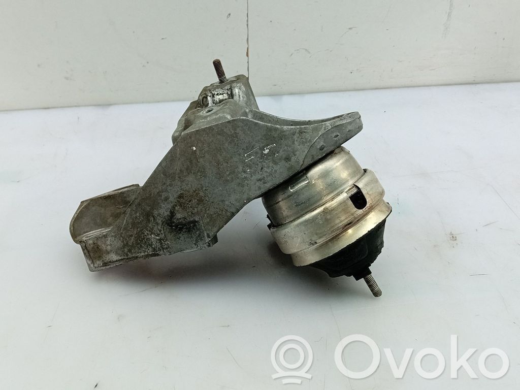 Moottorin kiinnikekorvake   4B0199351B
