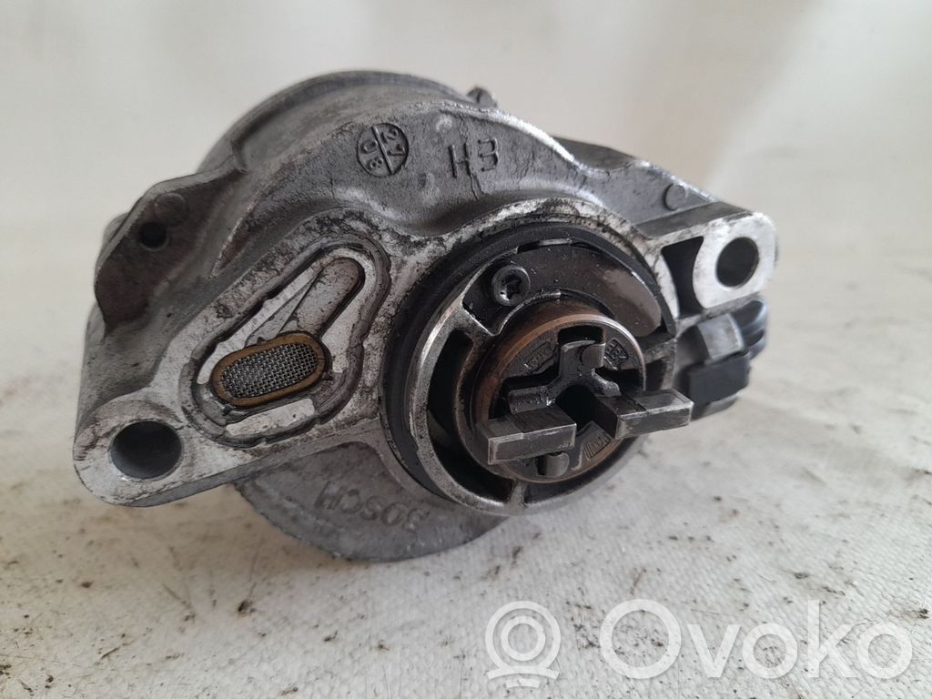 Vacuum pump   D1563A