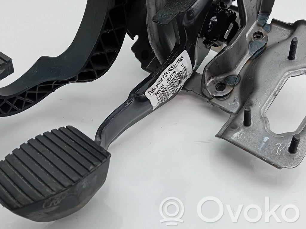Pedal de freno   9682171580