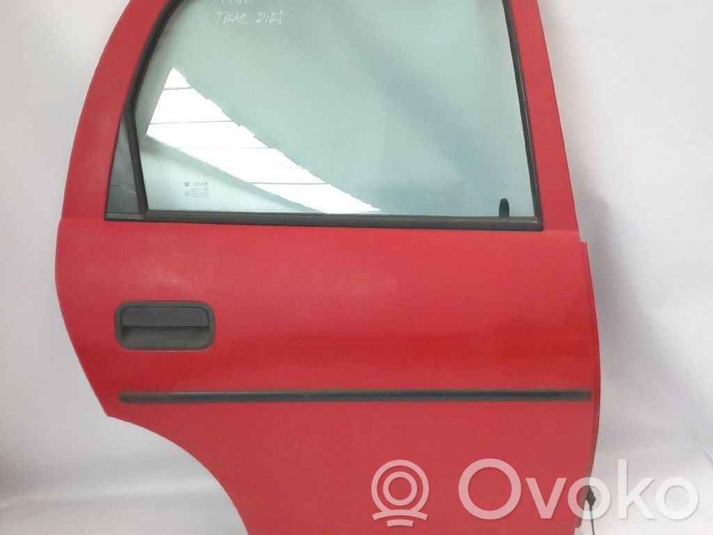 Opel Corsa B Задняя дверь
