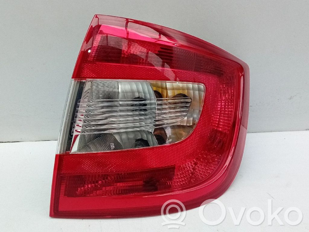 Skoda Rapid (NH) Rückleuchte Heckleuchte 