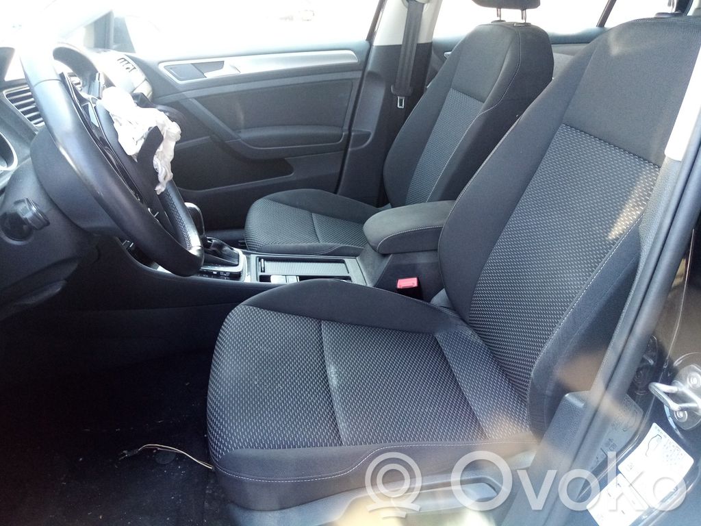 Volkswagen Golf VII Etumatkustajan istuin