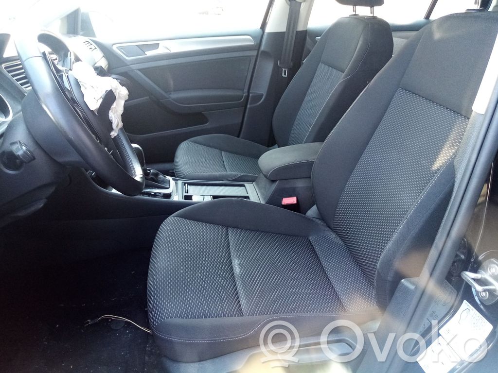 Volkswagen Golf VII Scaun față pasager 