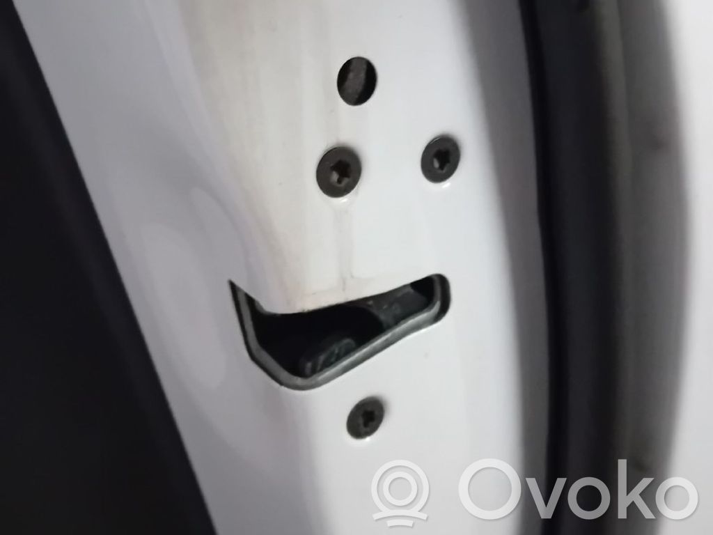 Ford Puma Aizmugurē slēdzene 