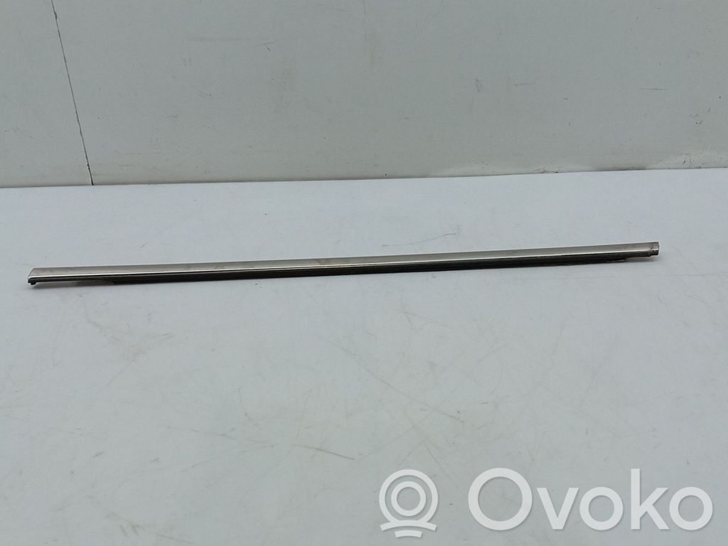 Peugeot 2008 I Moulure de porte avant 