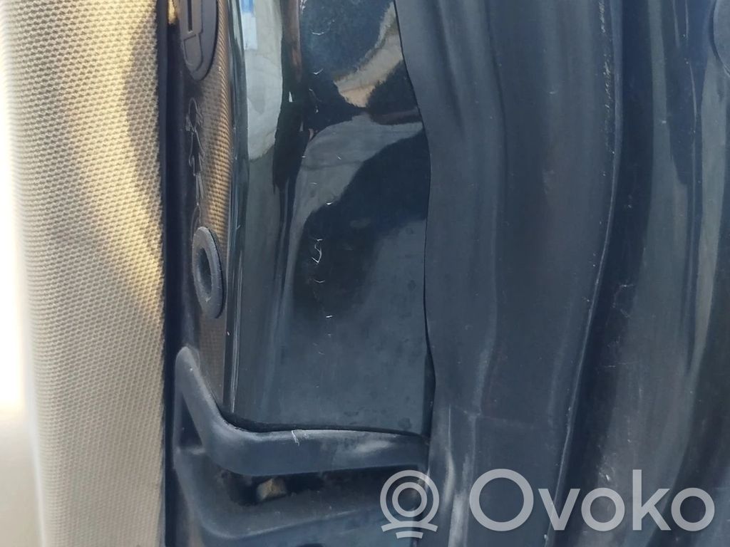 Cerradura de puerta trasera