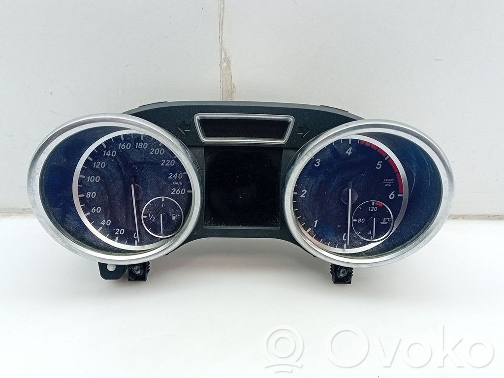 Mercedes-Benz ML W166 Tachimetro (quadro strumenti) 