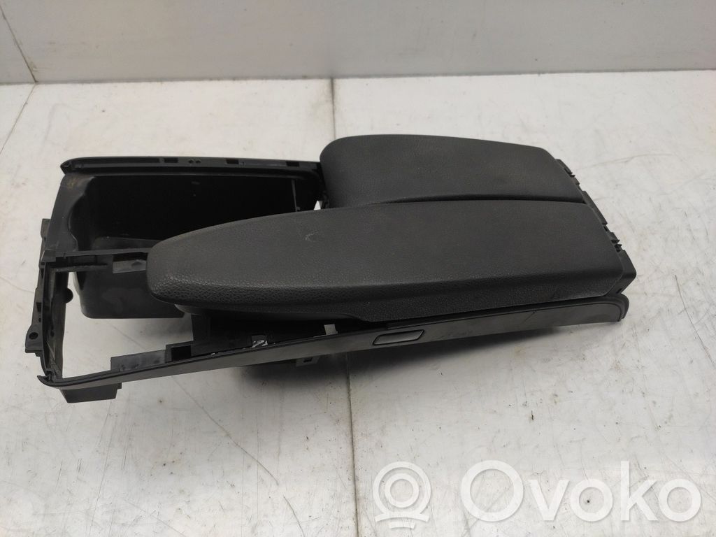 Mercedes-Benz C W204 Armlehne