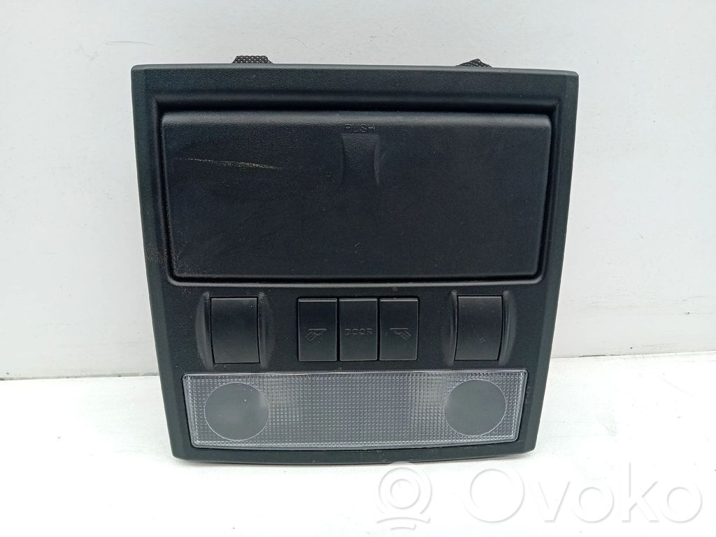 Panel oświetlenia wnętrza kabiny   928002C000