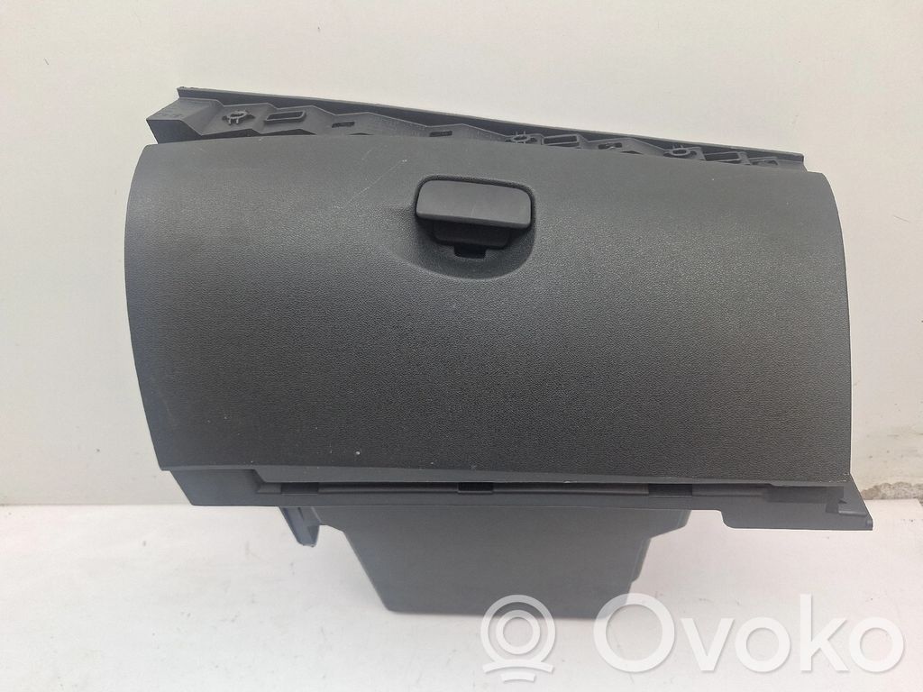 Renault Megane III Handschuhfach
