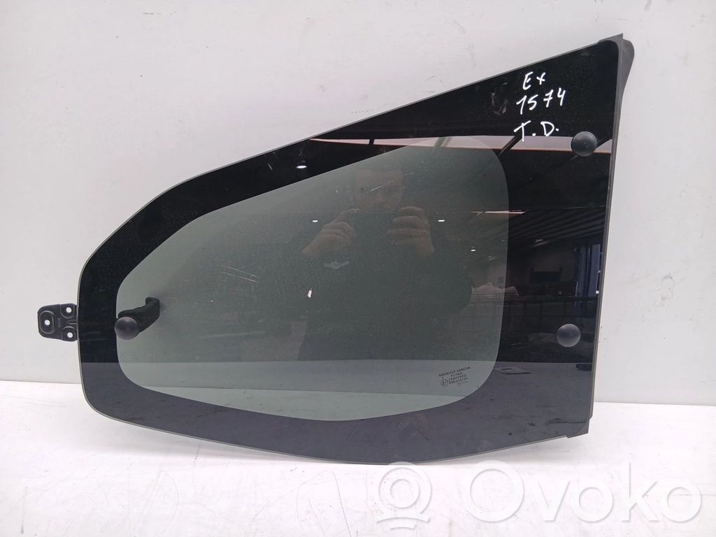 Rear side window   833064164R
