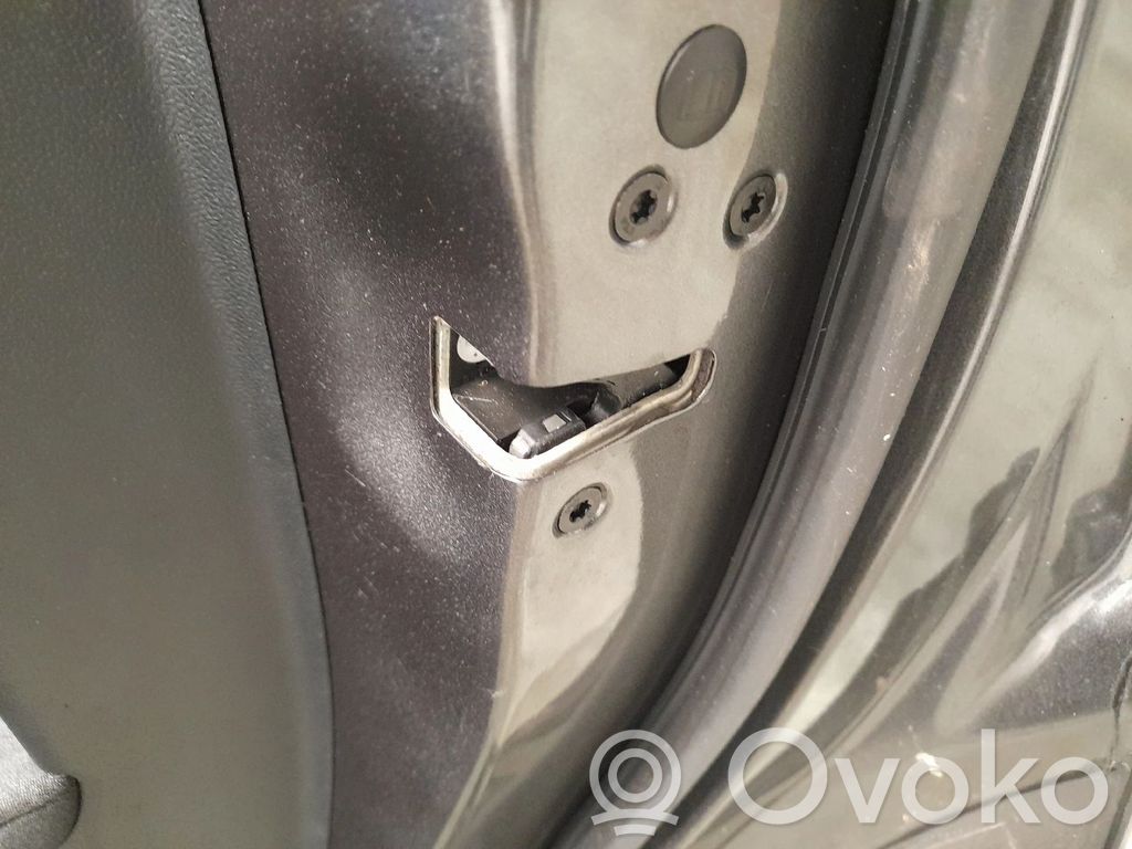 Ford Puma Aizmugurē slēdzene 