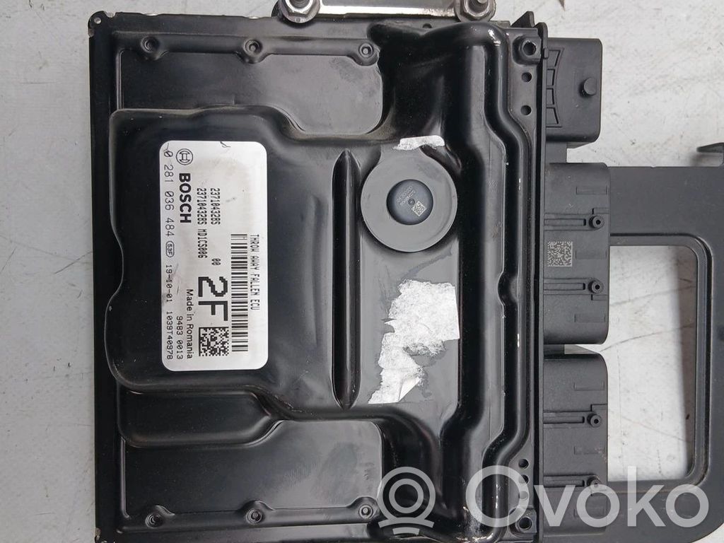 Moottorin ohjainlaite/moduuli   237104328S,0281036484