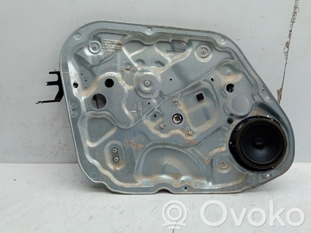 Mécanisme de lève-vitre avant sans moteur   824701P000