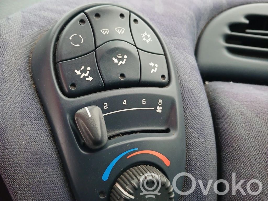 Renault Espace III Ilmastointilaitteen kytkin (A/C) 