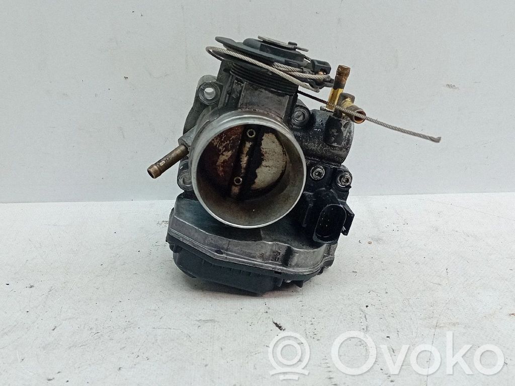 Przepustnica elektryczna   06A133064J