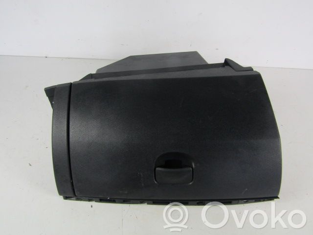 Renault Clio III Glove box 