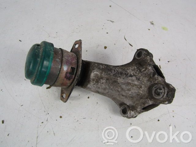Citroen C5 Engine mounting bracket 