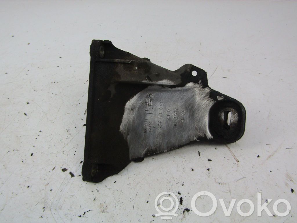 Audi 80 90 S2 B4 Engine mounting bracket 