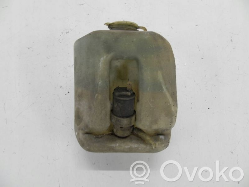 Volkswagen PASSAT Zbiornik płynu do spryskiwaczy szyby przedniej / czołowej 