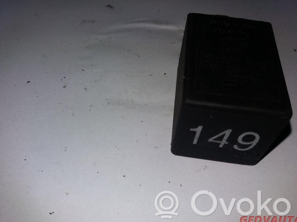 Volkswagen PASSAT B5 Other relay 