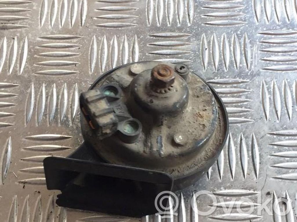 Volkswagen PASSAT B4 Horn signal 