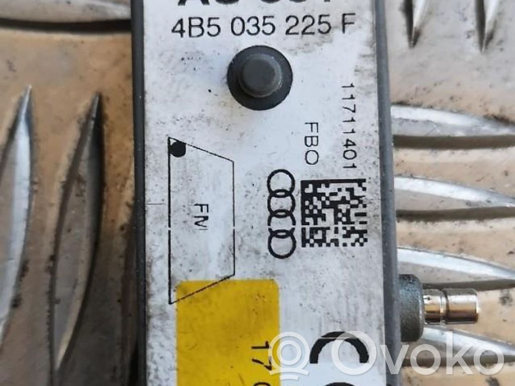 Audi A6 S6 C5 4B Antenos stiprintuvas 