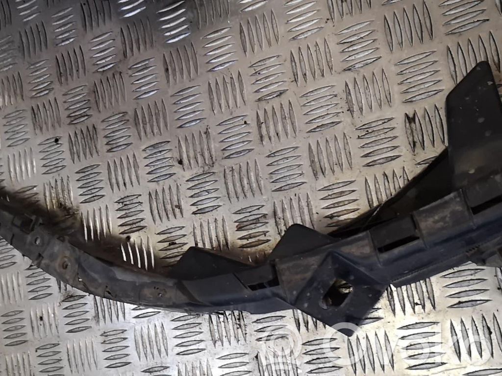 Volkswagen PASSAT B5 Front bumper mounting bracket 