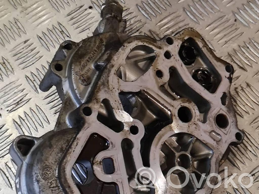 Volkswagen Phaeton Oil filter mounting bracket 