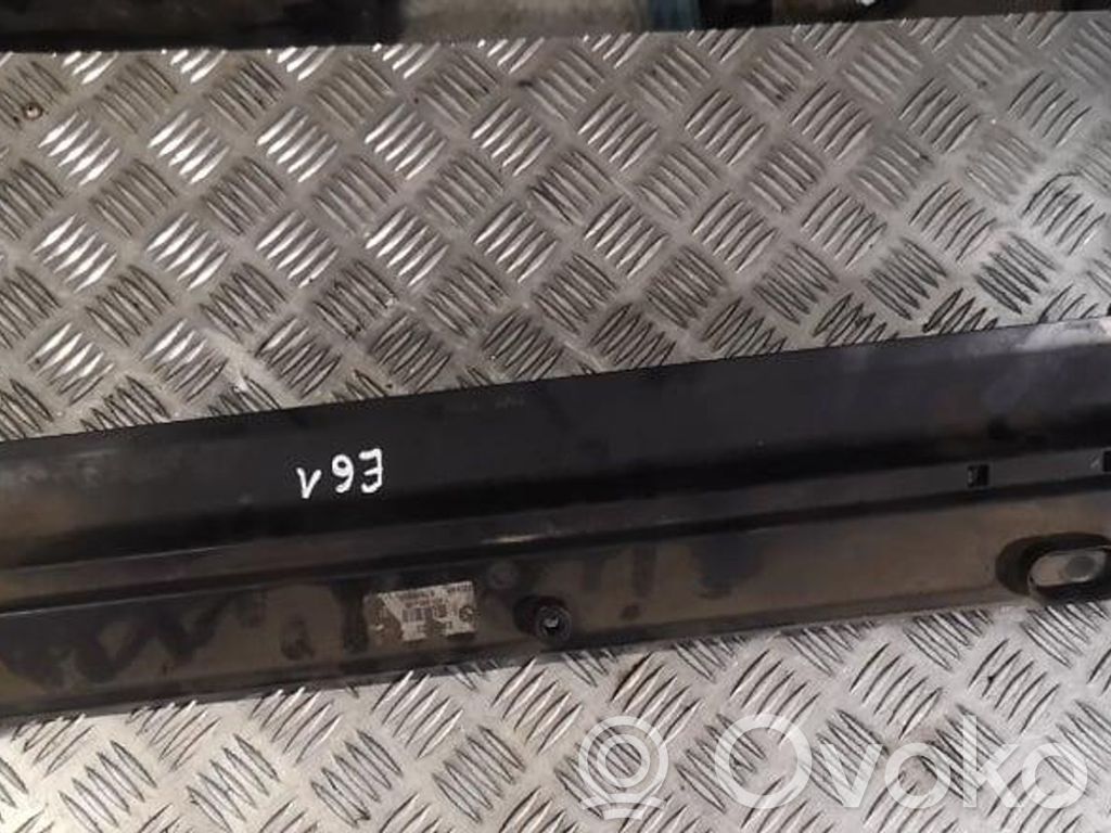 BMW 5 E60 E61 Radiatoru paneļa augšējā daļa (televizors) 