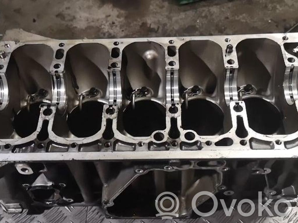 Volvo V70 Engine block 