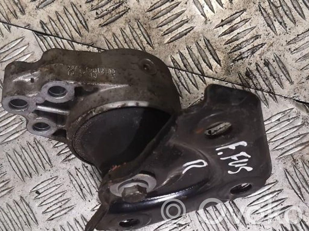 Ford Fusion Engine mount bracket 