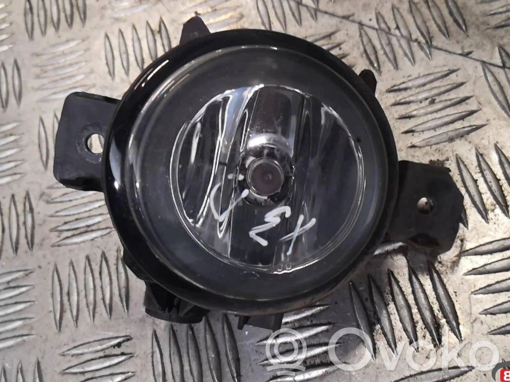 Miglas lukturis priekšā   89203663
