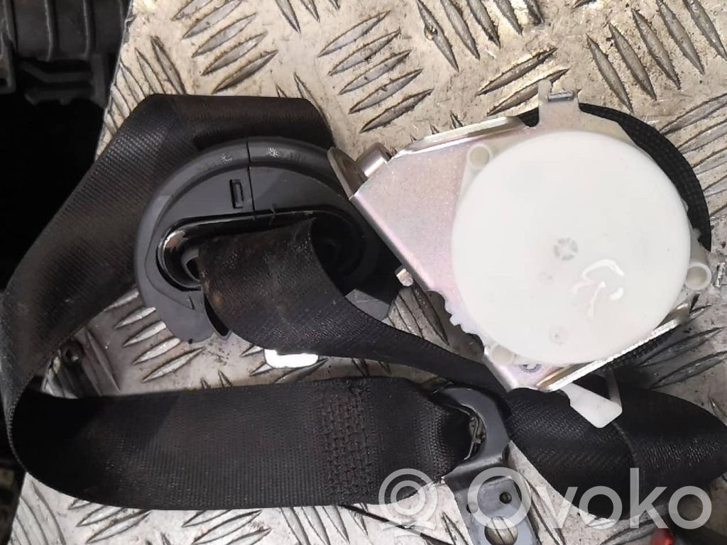 BMW X3 E83 Front seatbelt 