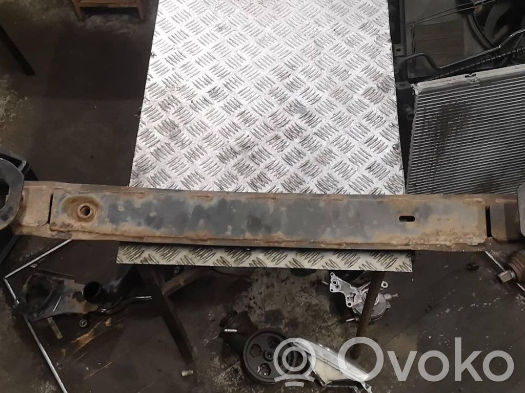 BMW X3 E83 Aizmugurē bampera balka 