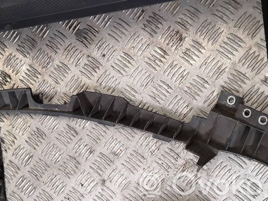 Halterung Scheinwerfer   13250571