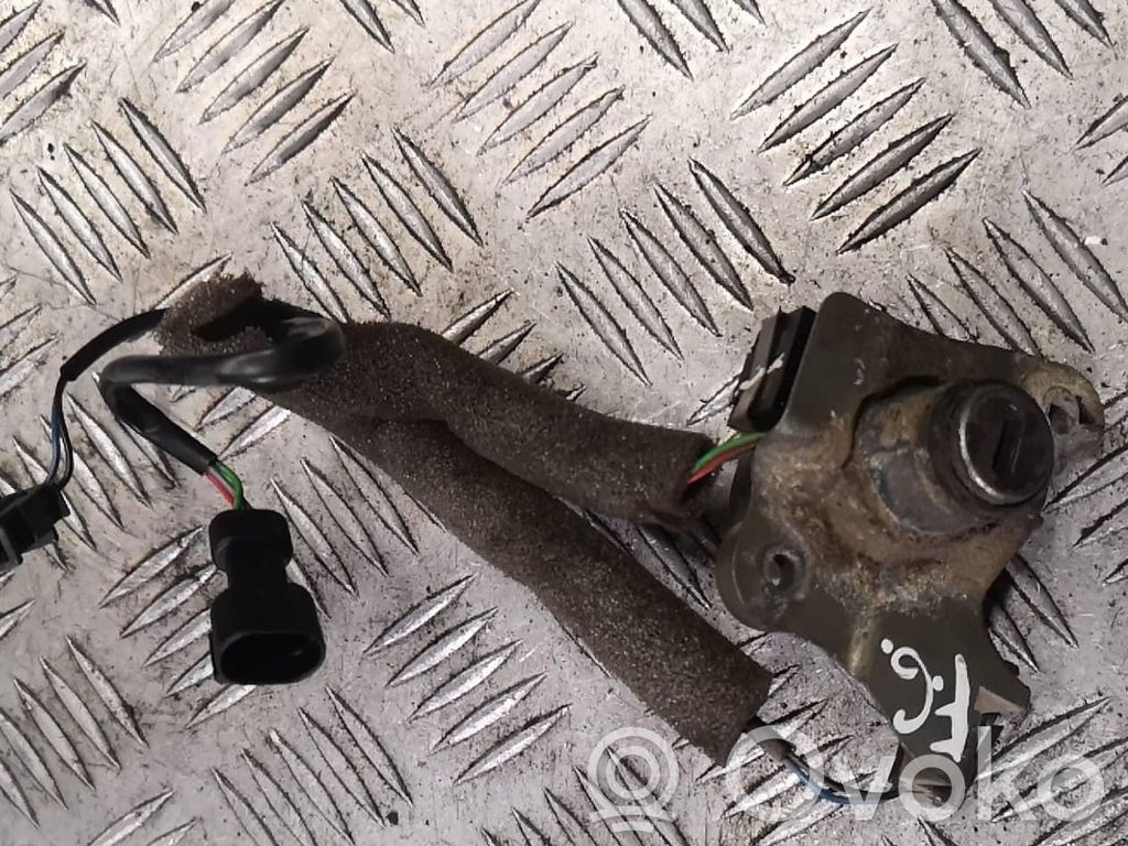 Tailgate exterior lock   7M0827297