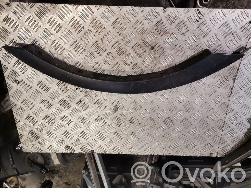BMW X3 E83 Galinės arkos apdaila 