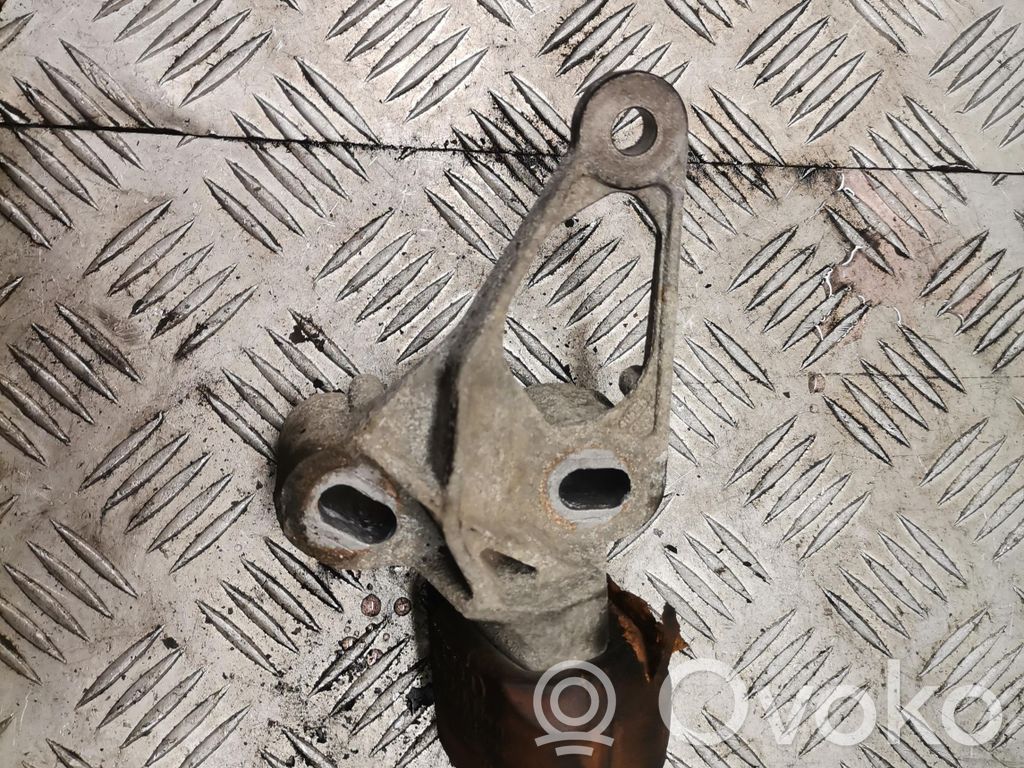 Audi A4 S4 B8 8K Engine mount bracket 