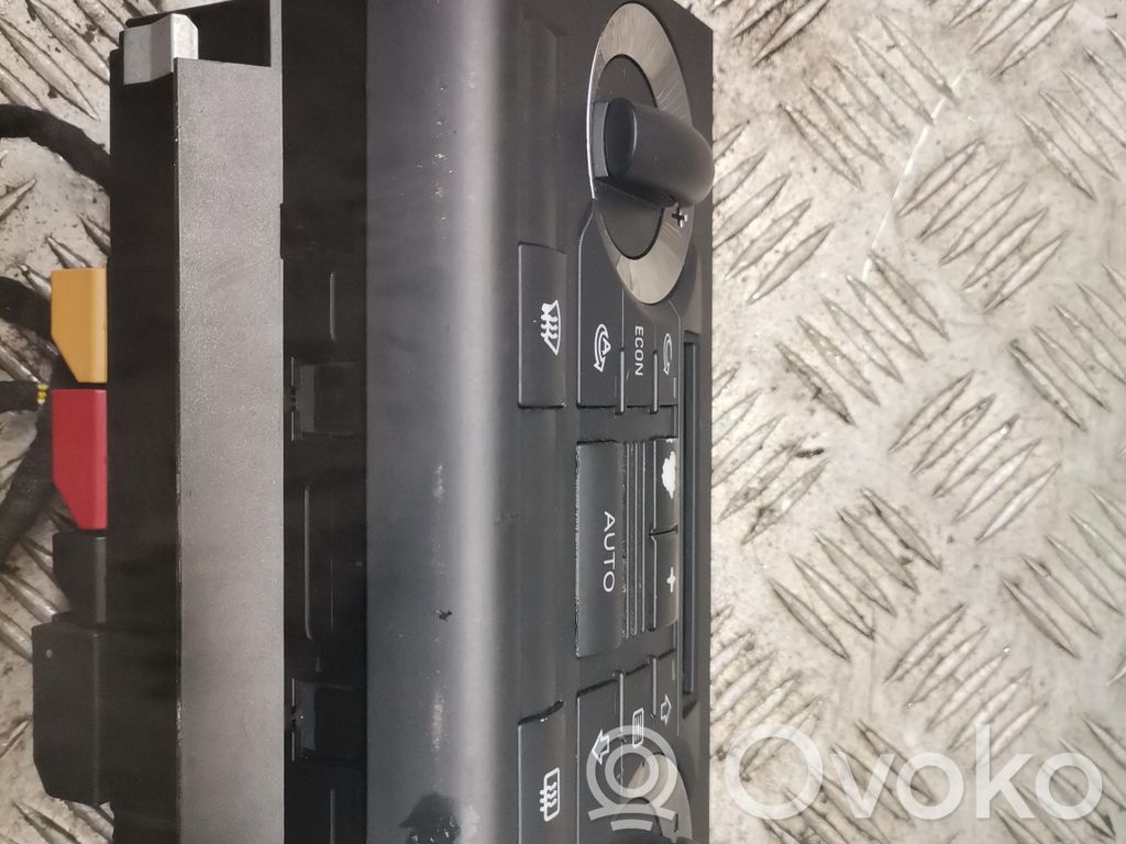 Climate control unit   8P0820043AG