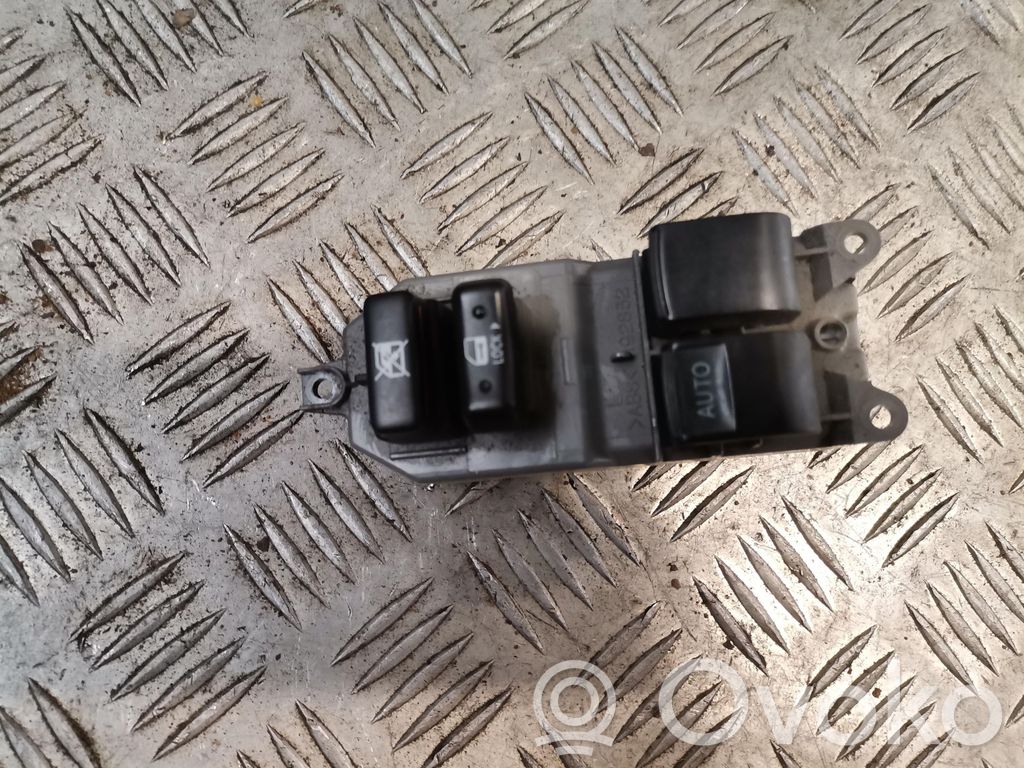 Toyota Yaris Electric window control switch 