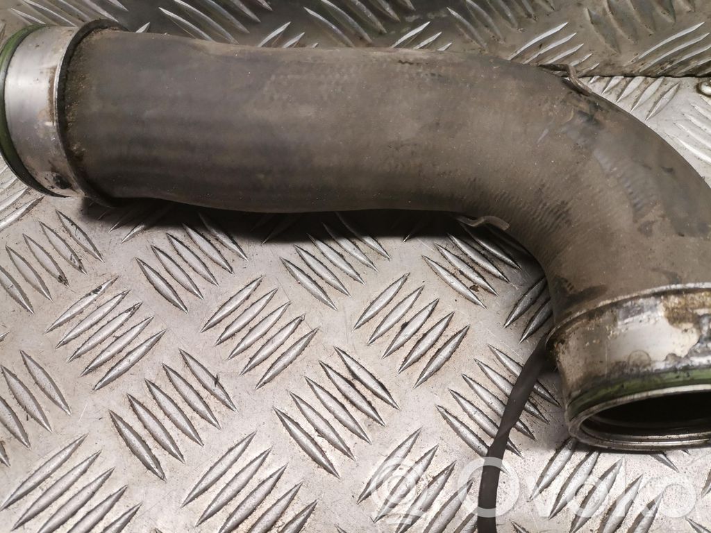 Volkswagen PASSAT B6 Intercooler hose/pipe 
