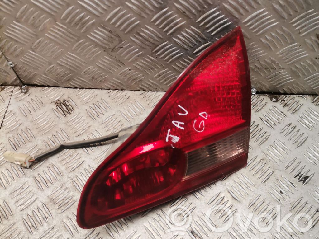 Toyota Avensis Verso Tailgate rear/tail lights 