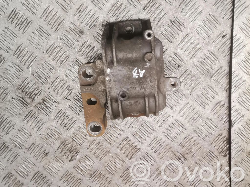 Audi A3 S3 8P Engine mount bracket 